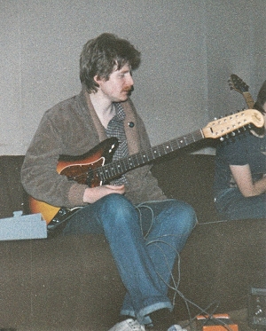 Woolly in the studio with his Fender electric 12-string